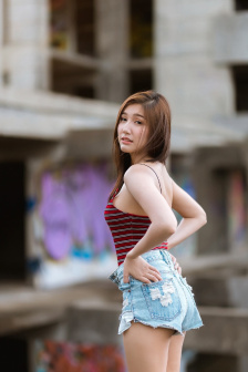 我和女房东做爰过程
